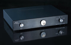 Malvern Audio Research NV-08 MM/MC Phono stage.